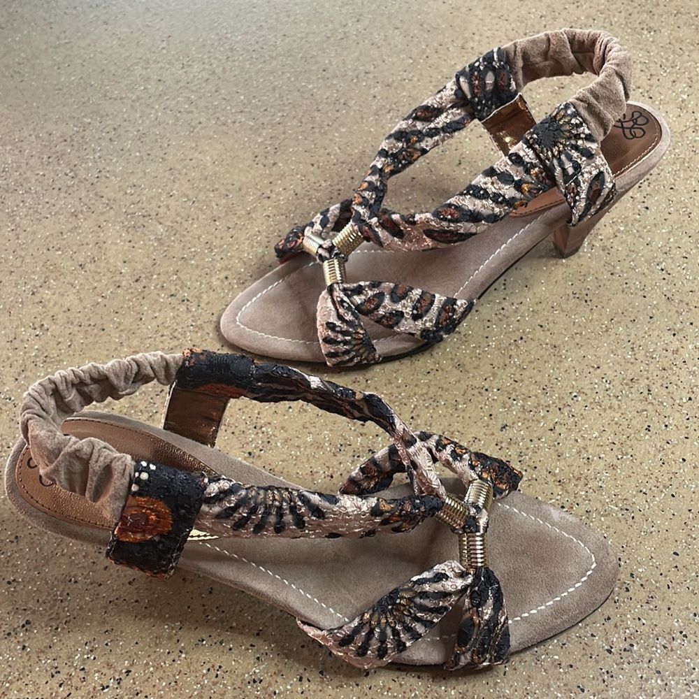 J.Renee "Yolanda" Fabric and Suede Wood Heel Sandals sz 8